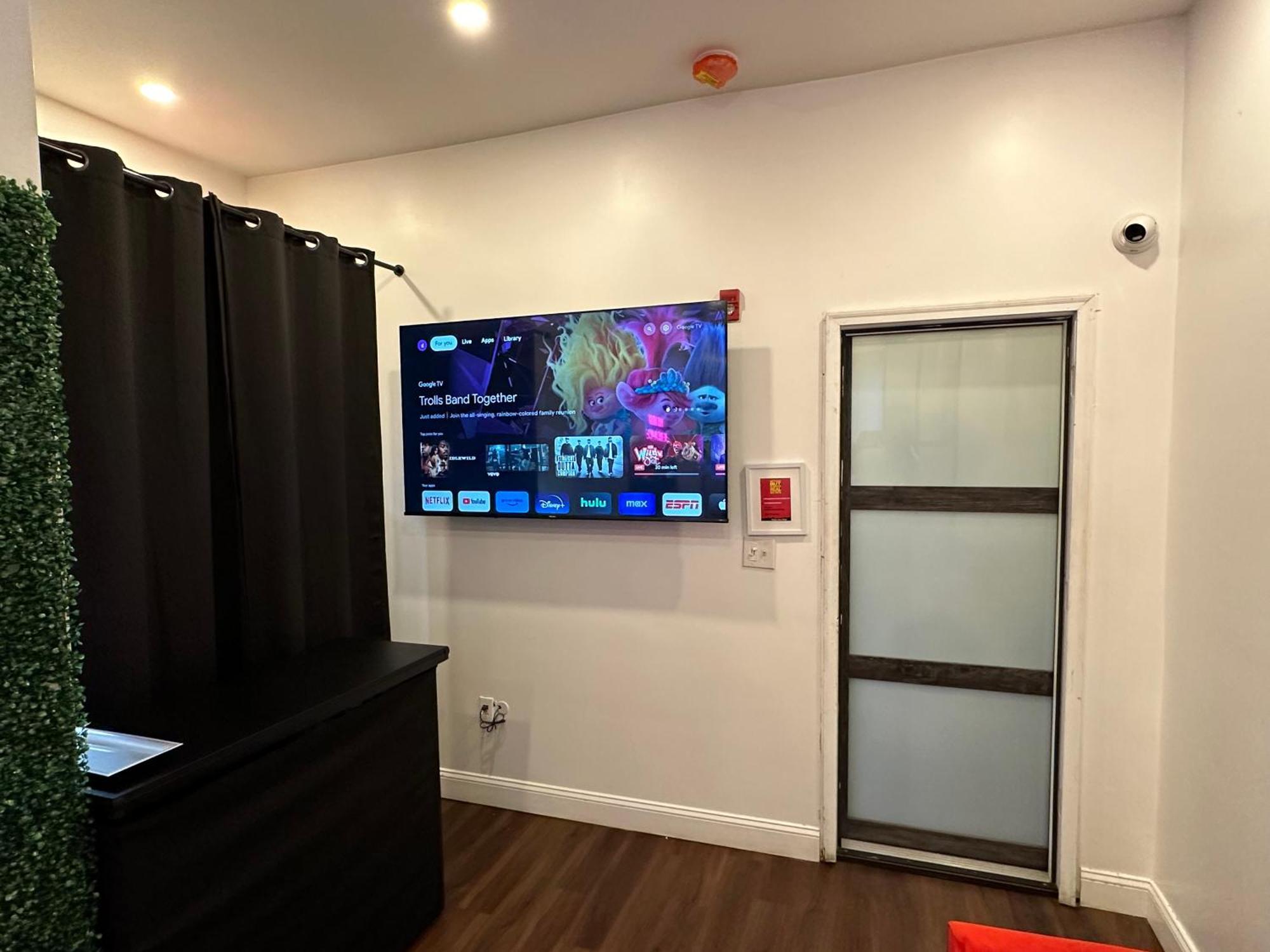 Private Luxe Room A Hidden Gem With Private Bath & Kitchen Philadelphia Exterior foto